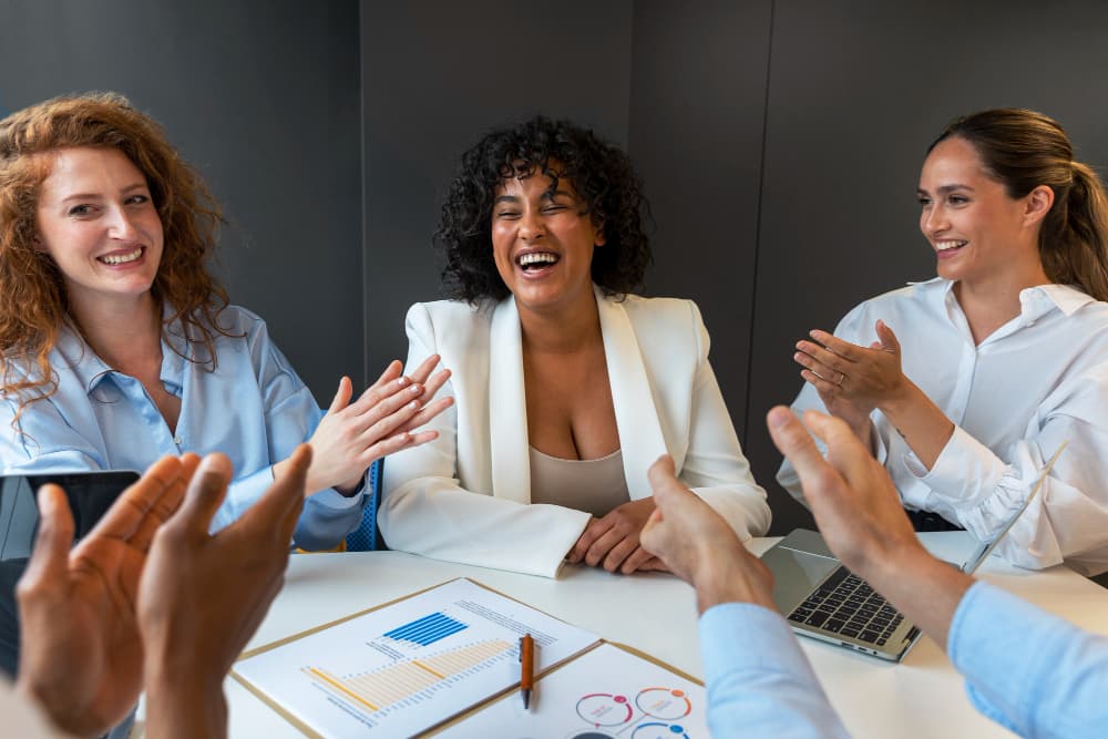 Liderança feminina e rede de apoio: como mulheres crescem juntas