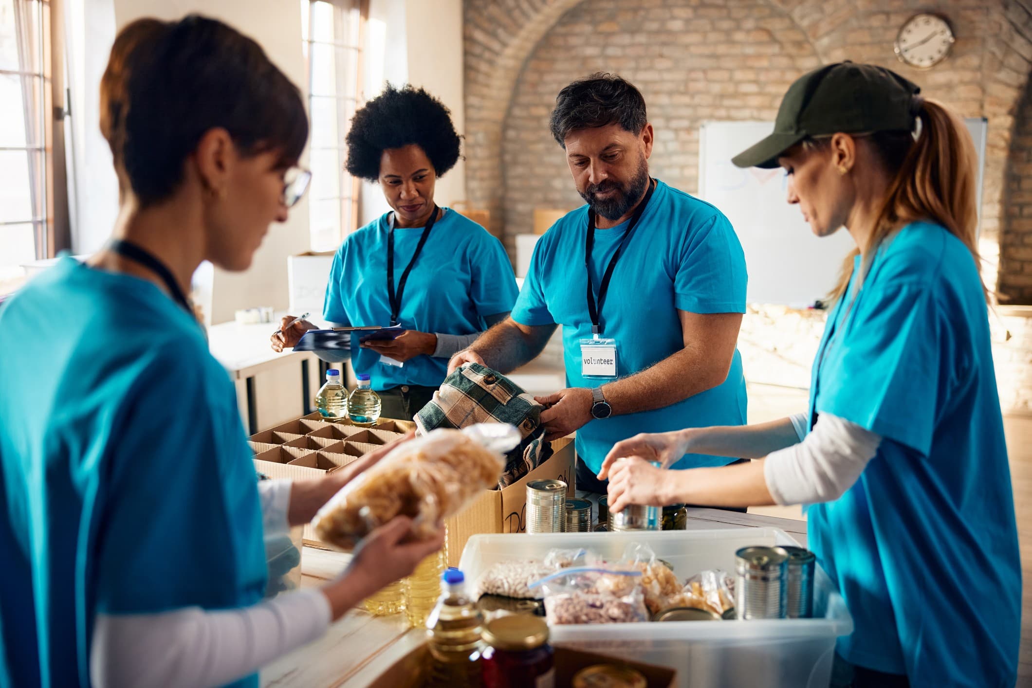 Veja como apoiar causas sociais e gerar conversas necessárias