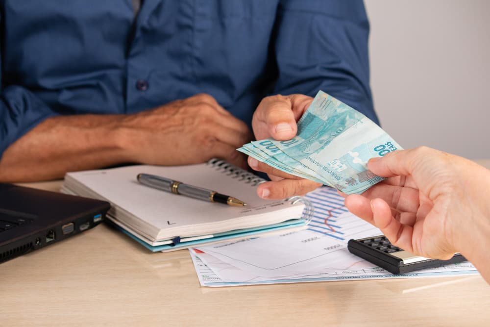 Empréstimo para pagar dívidas da empresa: vale a pena?