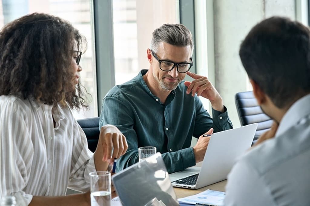 Liderança: um bom líder é aquele que faz a equipe funcionar sem a sua presença